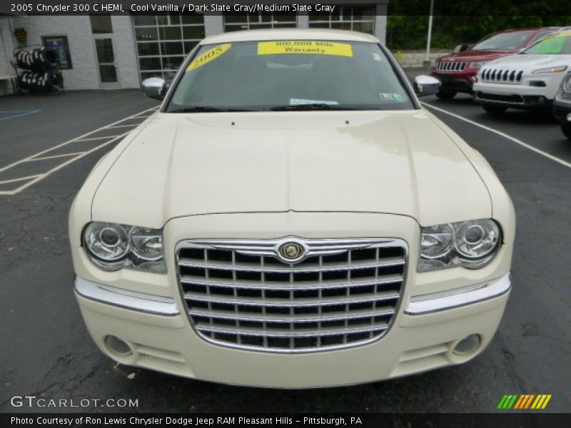 Cool Vanilla / Dark Slate Gray/Medium Slate Gray 2005 Chrysler 300 C HEMI