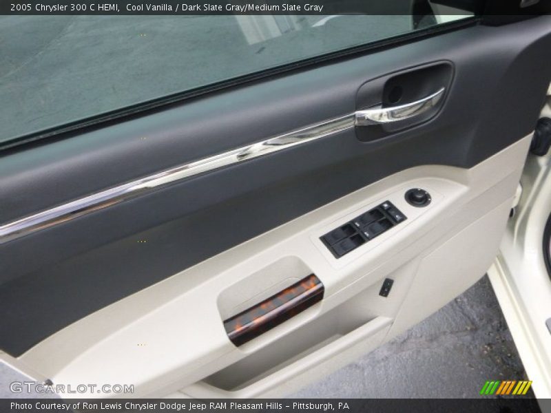 Cool Vanilla / Dark Slate Gray/Medium Slate Gray 2005 Chrysler 300 C HEMI