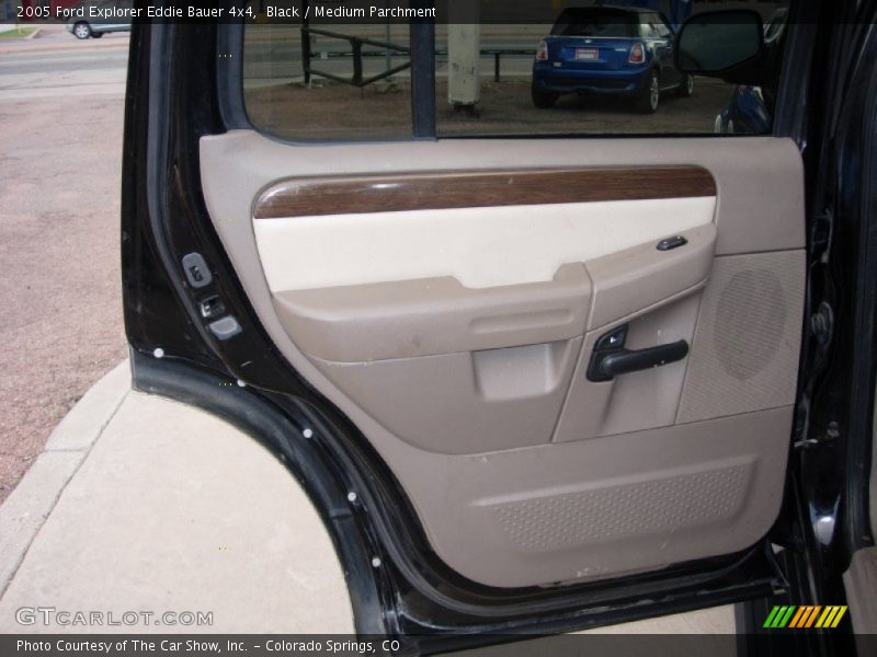 Black / Medium Parchment 2005 Ford Explorer Eddie Bauer 4x4
