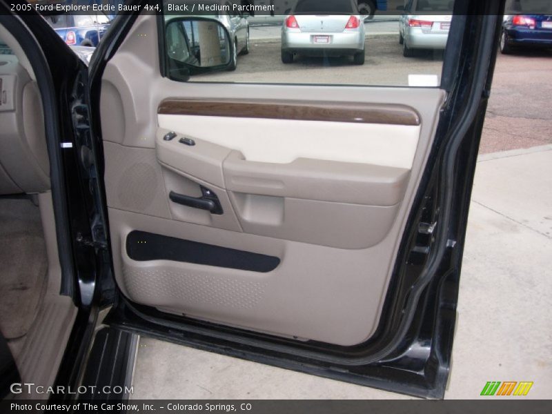 Black / Medium Parchment 2005 Ford Explorer Eddie Bauer 4x4