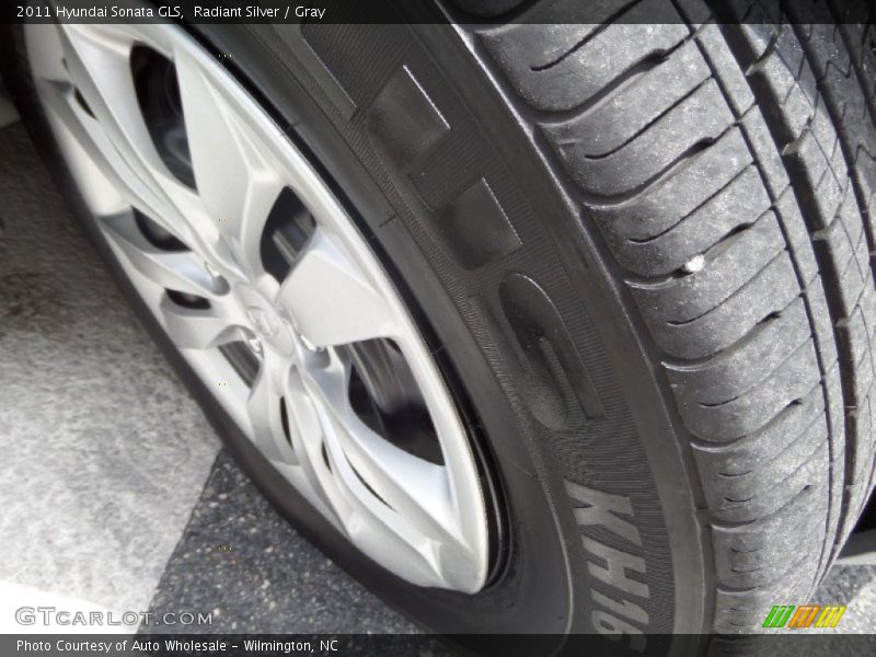 Radiant Silver / Gray 2011 Hyundai Sonata GLS