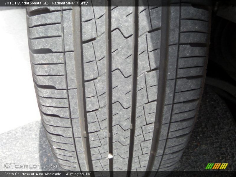 Radiant Silver / Gray 2011 Hyundai Sonata GLS