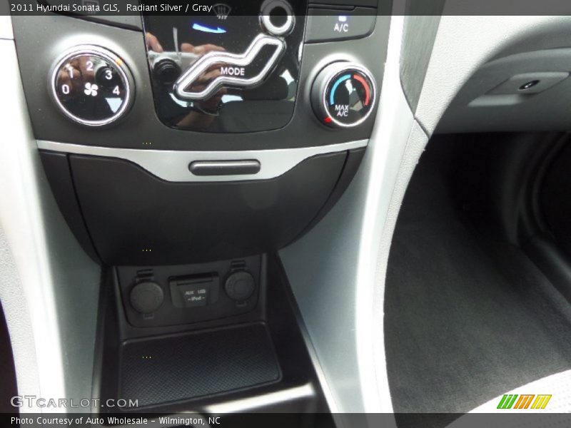 Radiant Silver / Gray 2011 Hyundai Sonata GLS