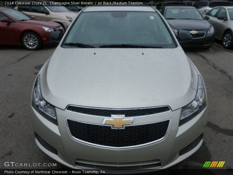 Champagne Silver Metallic / Jet Black/Medium Titanium 2014 Chevrolet Cruze LS