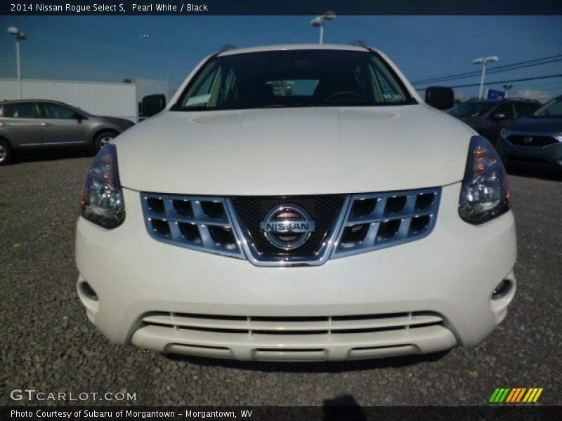 Pearl White / Black 2014 Nissan Rogue Select S