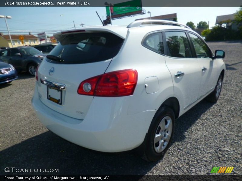 Pearl White / Black 2014 Nissan Rogue Select S