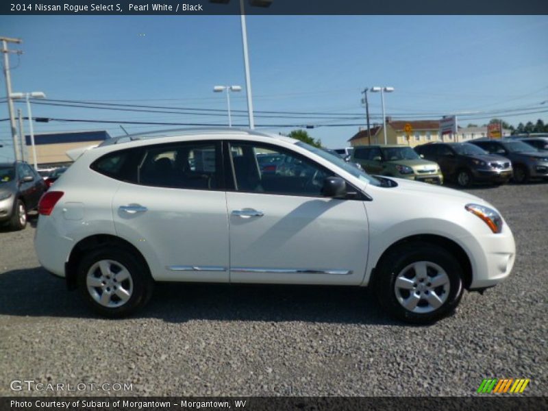 Pearl White / Black 2014 Nissan Rogue Select S