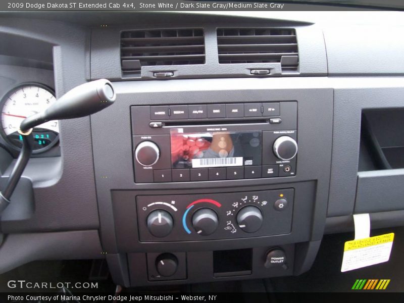 Stone White / Dark Slate Gray/Medium Slate Gray 2009 Dodge Dakota ST Extended Cab 4x4