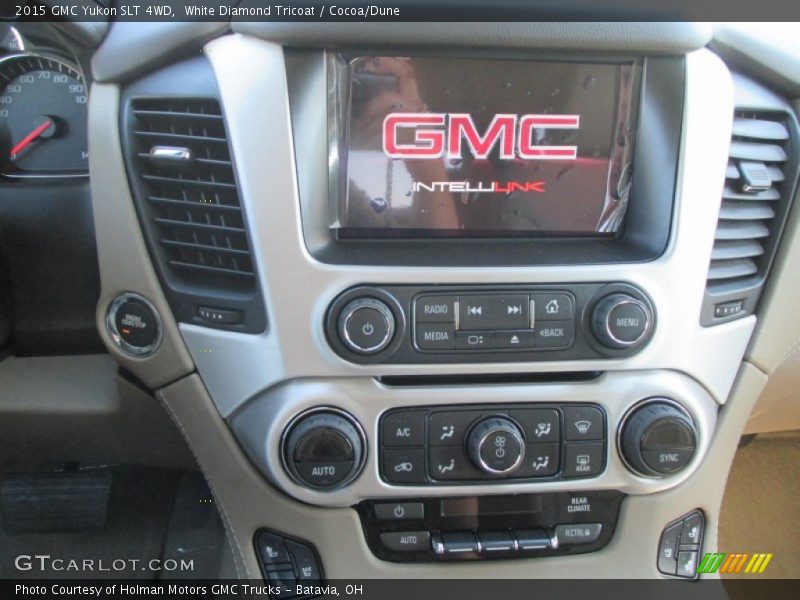 White Diamond Tricoat / Cocoa/Dune 2015 GMC Yukon SLT 4WD