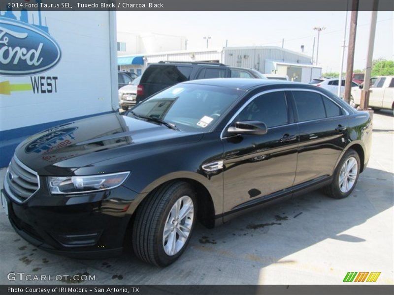 Tuxedo Black / Charcoal Black 2014 Ford Taurus SEL