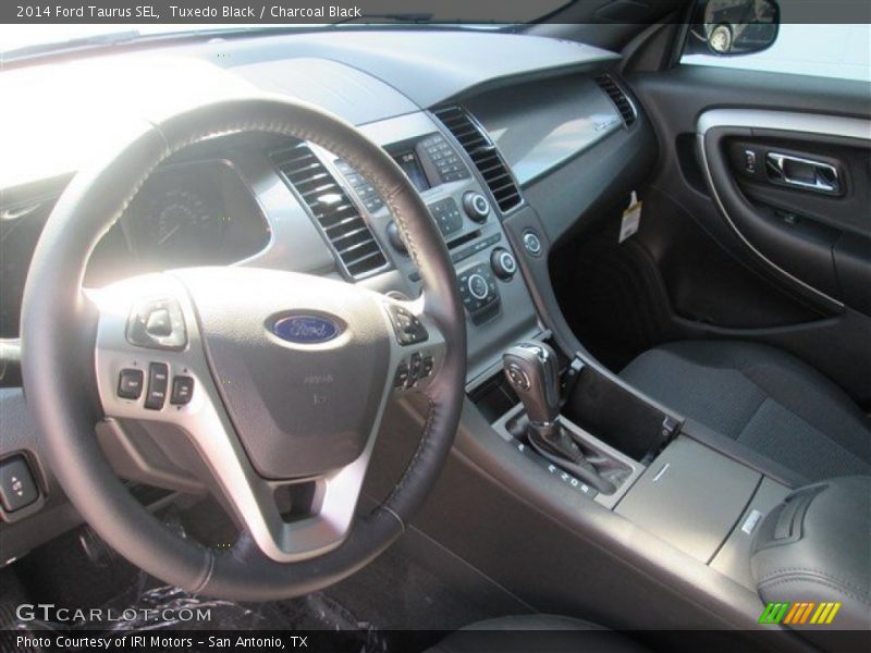 Tuxedo Black / Charcoal Black 2014 Ford Taurus SEL