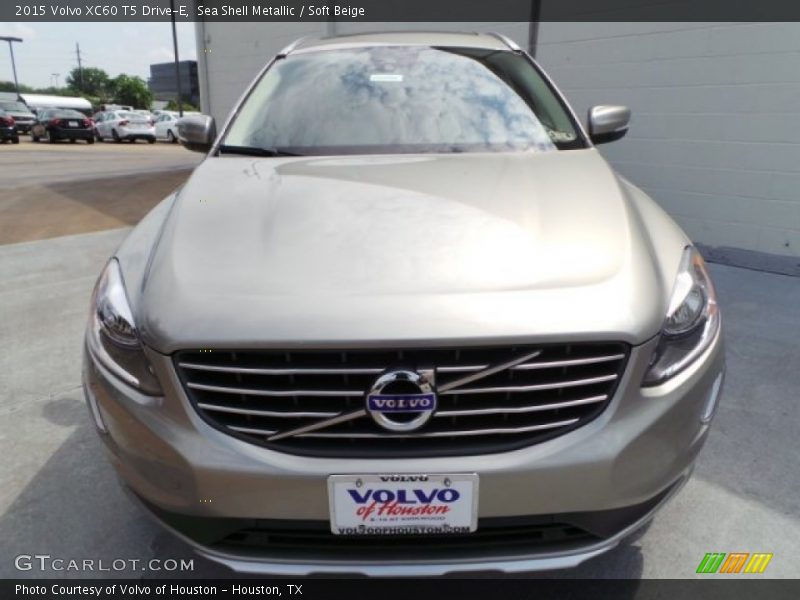 Sea Shell Metallic / Soft Beige 2015 Volvo XC60 T5 Drive-E