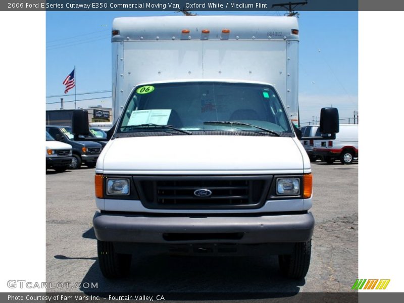 Oxford White / Medium Flint 2006 Ford E Series Cutaway E350 Commercial Moving Van