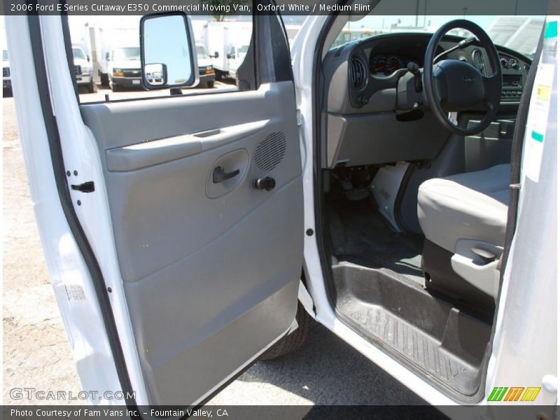 Oxford White / Medium Flint 2006 Ford E Series Cutaway E350 Commercial Moving Van