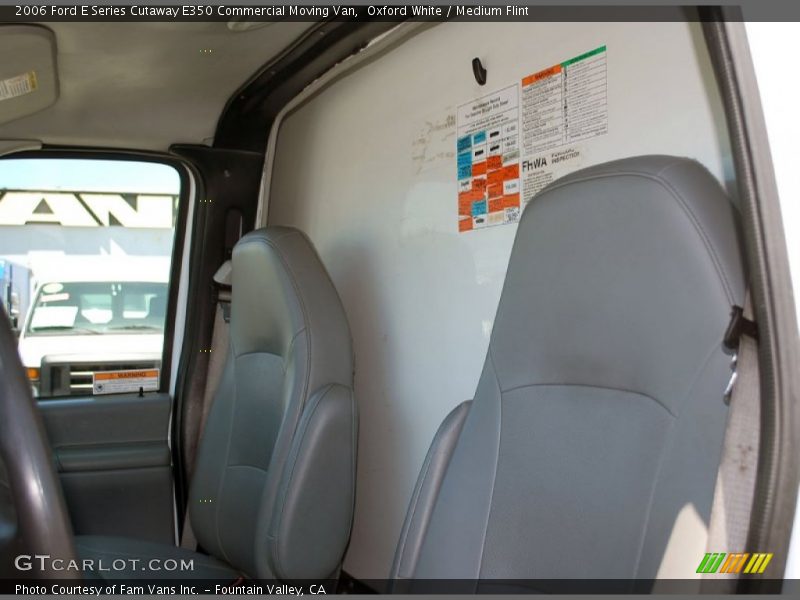 Oxford White / Medium Flint 2006 Ford E Series Cutaway E350 Commercial Moving Van