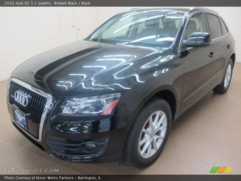 Brilliant Black / Black 2010 Audi Q5 3.2 quattro