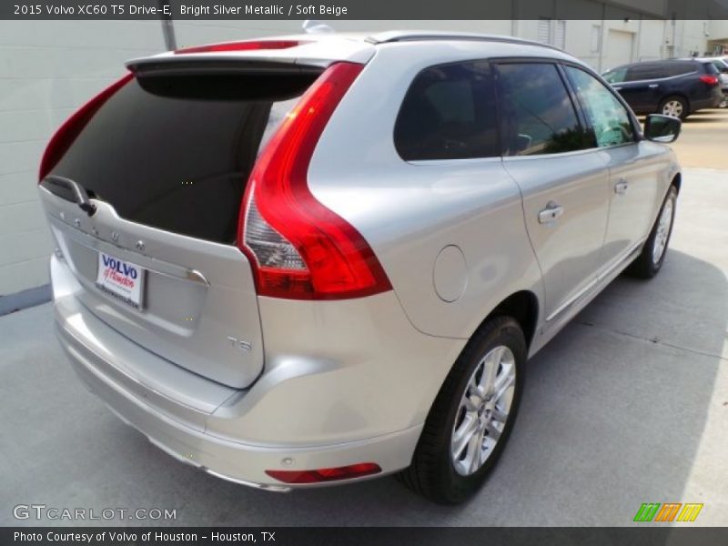 Bright Silver Metallic / Soft Beige 2015 Volvo XC60 T5 Drive-E