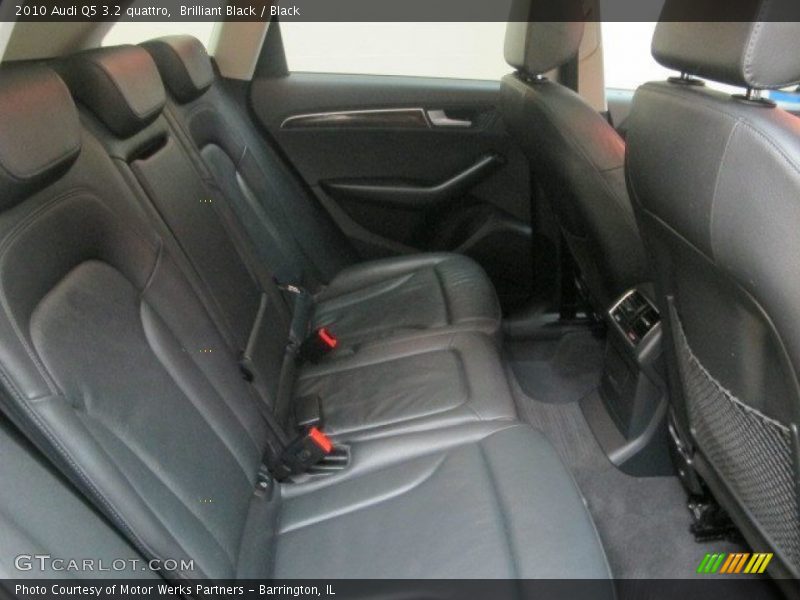 Brilliant Black / Black 2010 Audi Q5 3.2 quattro