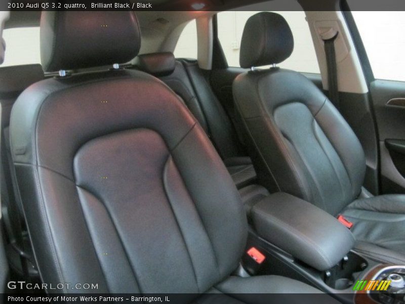 Brilliant Black / Black 2010 Audi Q5 3.2 quattro