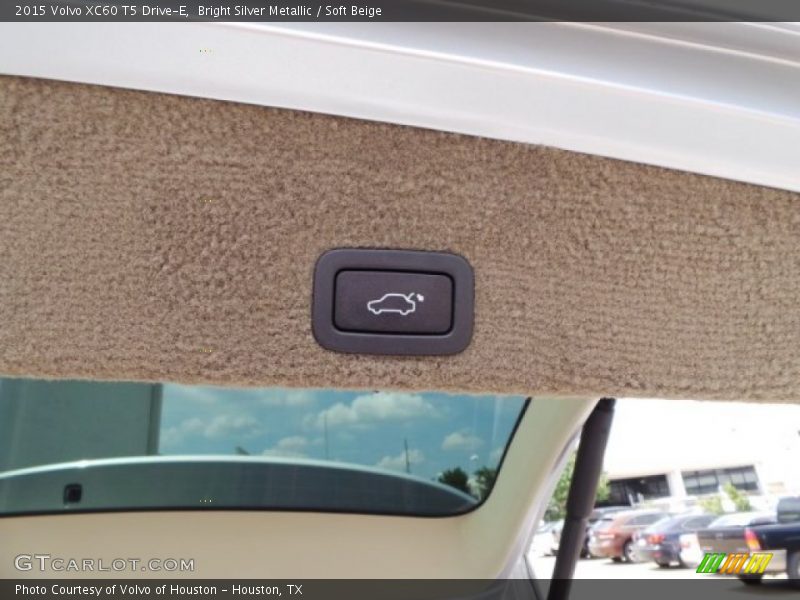 Bright Silver Metallic / Soft Beige 2015 Volvo XC60 T5 Drive-E