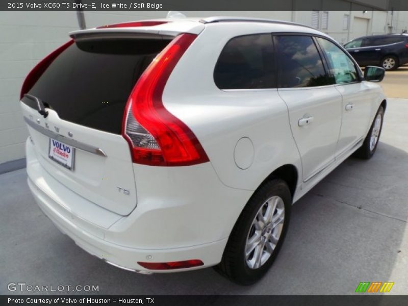 Ice White / Soft Beige 2015 Volvo XC60 T5 Drive-E
