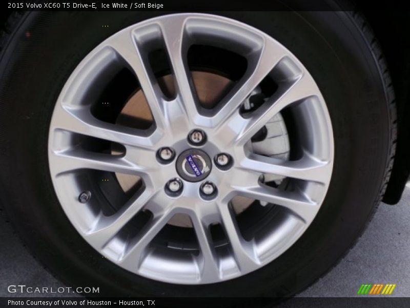 Ice White / Soft Beige 2015 Volvo XC60 T5 Drive-E