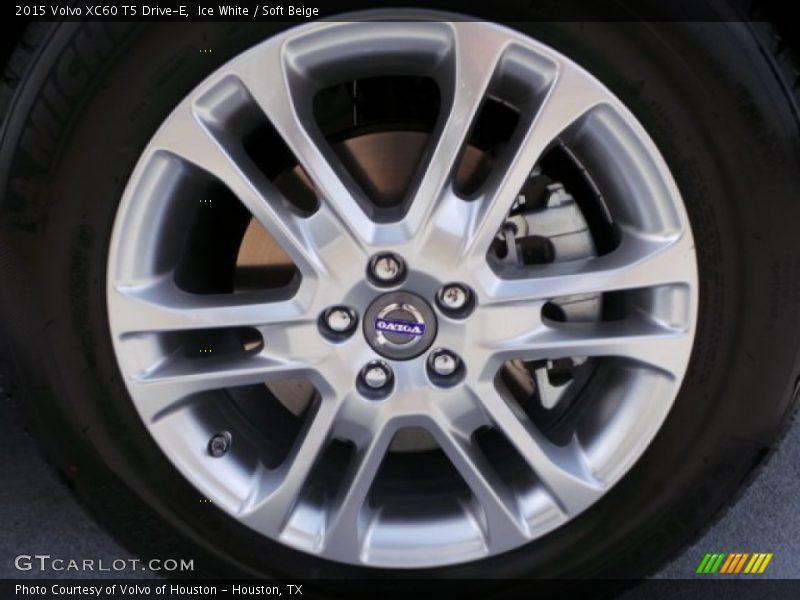 Ice White / Soft Beige 2015 Volvo XC60 T5 Drive-E