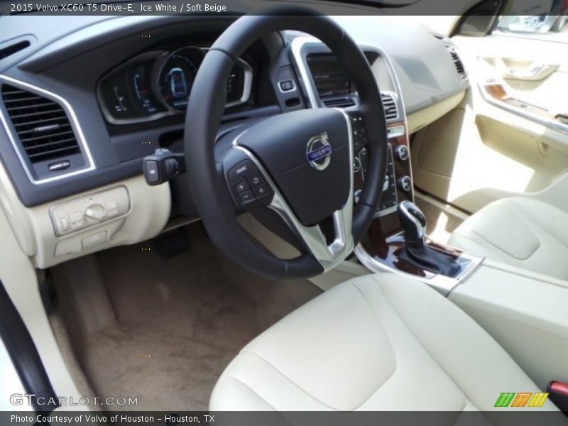 Ice White / Soft Beige 2015 Volvo XC60 T5 Drive-E