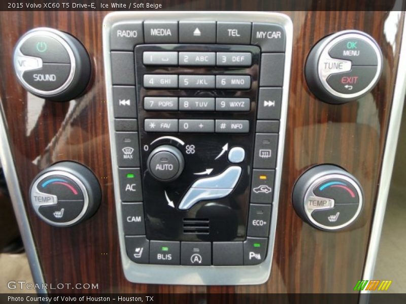 Ice White / Soft Beige 2015 Volvo XC60 T5 Drive-E