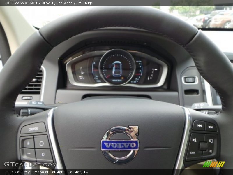 Ice White / Soft Beige 2015 Volvo XC60 T5 Drive-E