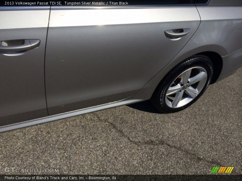 Tungsten Silver Metallic / Titan Black 2013 Volkswagen Passat TDI SE