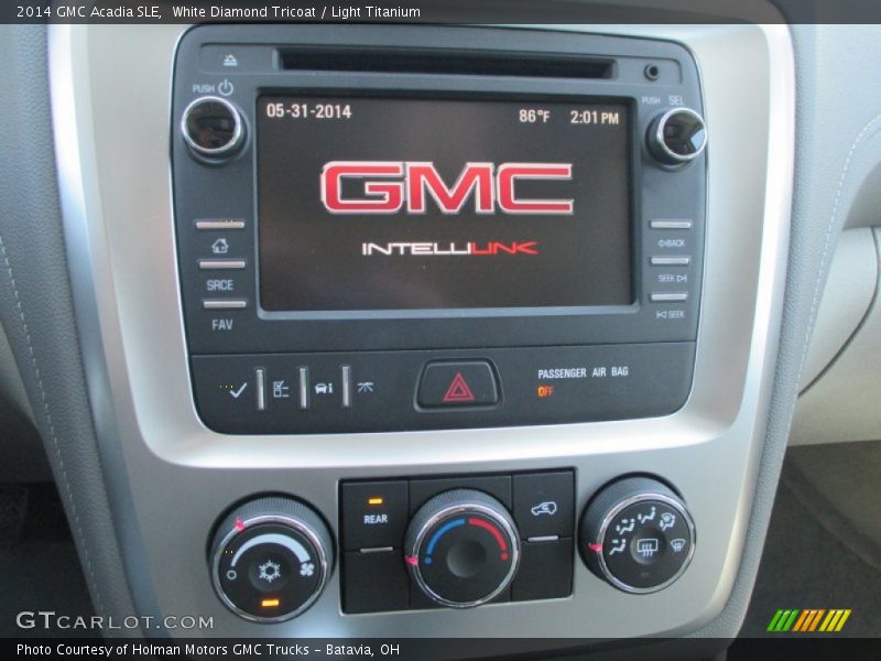 White Diamond Tricoat / Light Titanium 2014 GMC Acadia SLE