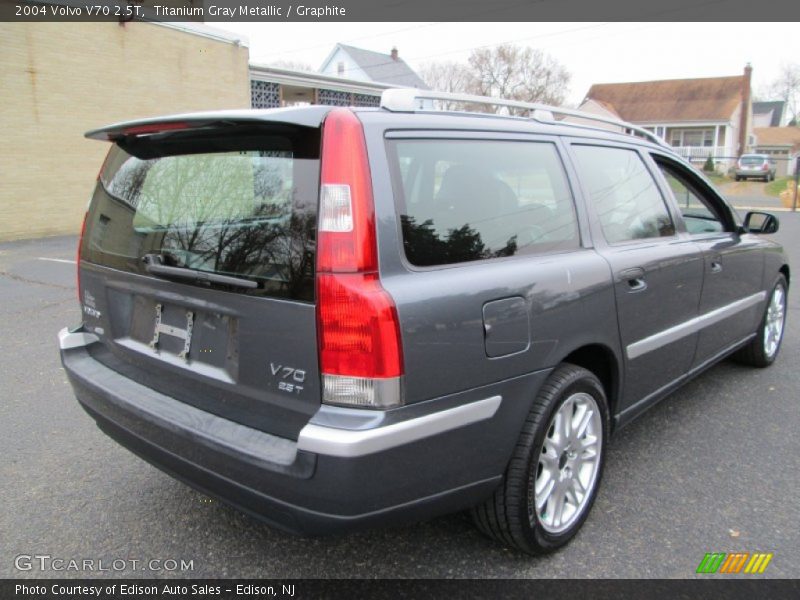 Titanium Gray Metallic / Graphite 2004 Volvo V70 2.5T