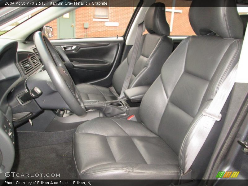 Front Seat of 2004 V70 2.5T