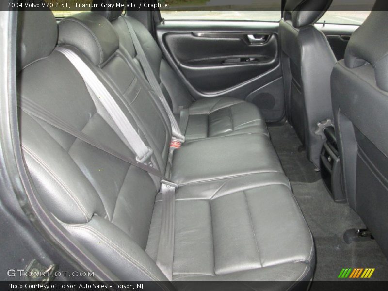 Rear Seat of 2004 V70 2.5T