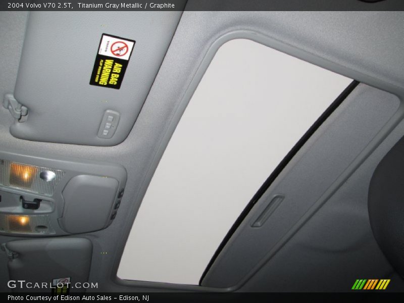 Titanium Gray Metallic / Graphite 2004 Volvo V70 2.5T