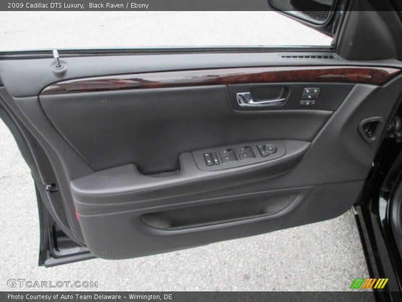 Black Raven / Ebony 2009 Cadillac DTS Luxury