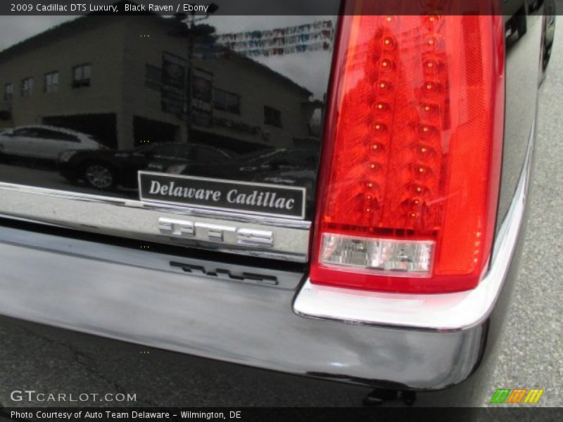 Black Raven / Ebony 2009 Cadillac DTS Luxury