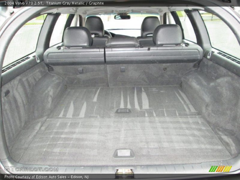  2004 V70 2.5T Trunk