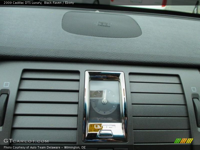 Black Raven / Ebony 2009 Cadillac DTS Luxury