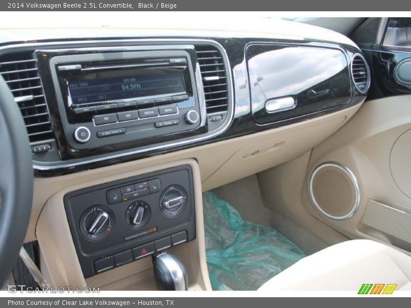 Black / Beige 2014 Volkswagen Beetle 2.5L Convertible
