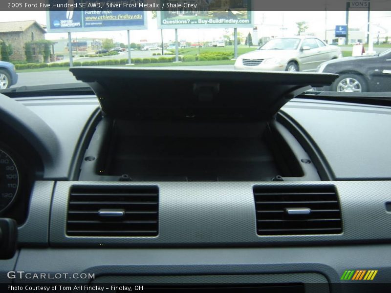 Silver Frost Metallic / Shale Grey 2005 Ford Five Hundred SE AWD