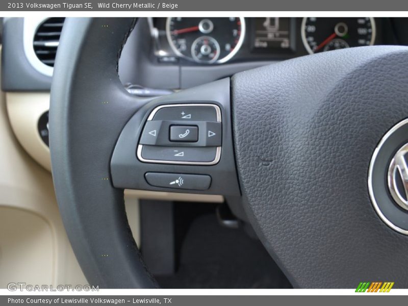 Wild Cherry Metallic / Beige 2013 Volkswagen Tiguan SE