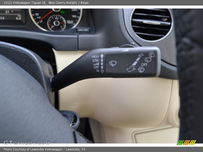 Wild Cherry Metallic / Beige 2013 Volkswagen Tiguan SE