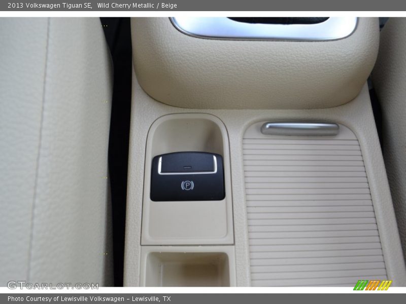 Wild Cherry Metallic / Beige 2013 Volkswagen Tiguan SE