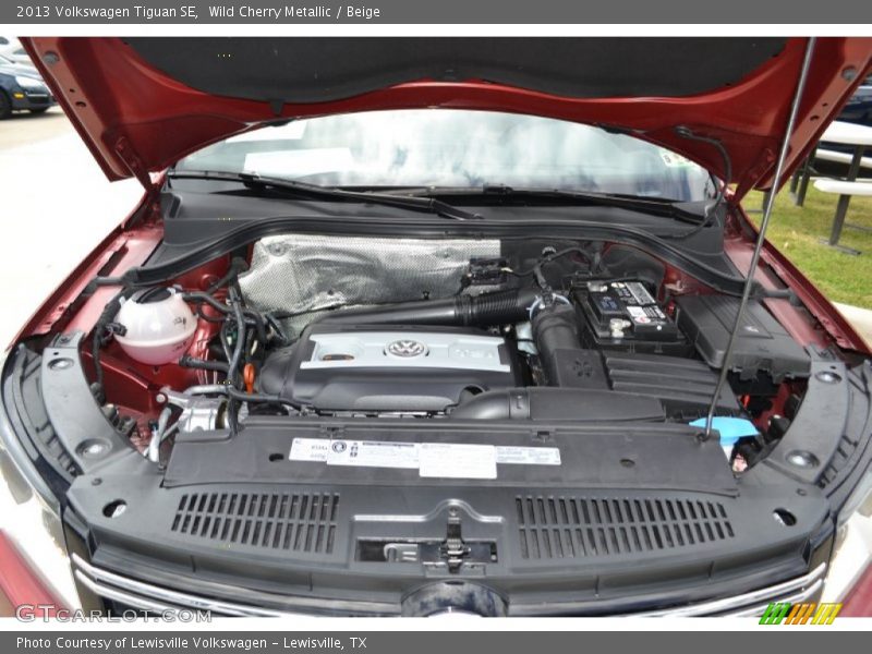 Wild Cherry Metallic / Beige 2013 Volkswagen Tiguan SE