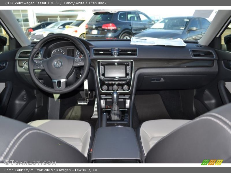 Candy White / Titan Black 2014 Volkswagen Passat 1.8T SE
