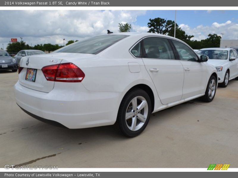 Candy White / Titan Black 2014 Volkswagen Passat 1.8T SE