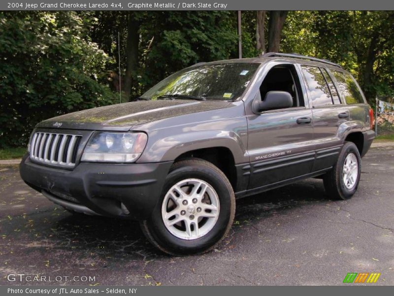 Front 3/4 View of 2004 Grand Cherokee Laredo 4x4