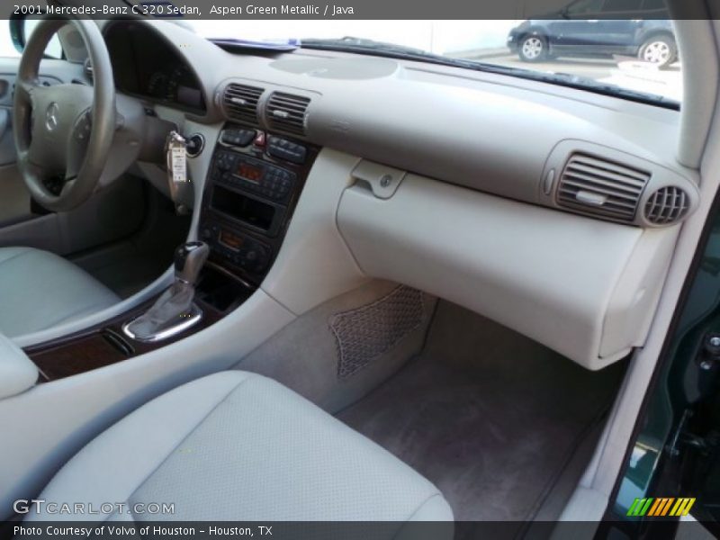 Dashboard of 2001 C 320 Sedan